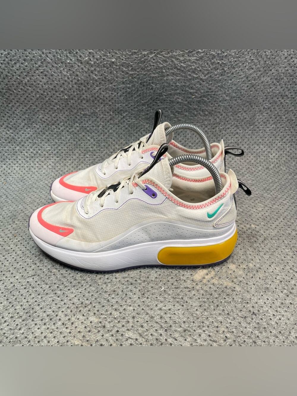 Nike Air Max Dia SE Running Shoes Size 9 Women’s